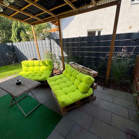 Neubau, Moderne Haushaelfte In Hamburg 아파트 외부 사진