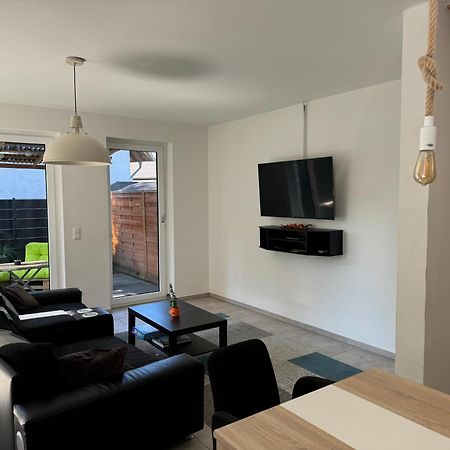 Neubau, Moderne Haushaelfte In Hamburg 아파트 외부 사진